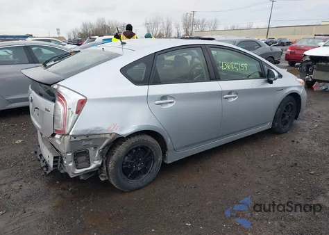 2015 Toyota Prius Two из США, поврежденный, VIN JTDKN3DU3F1952826